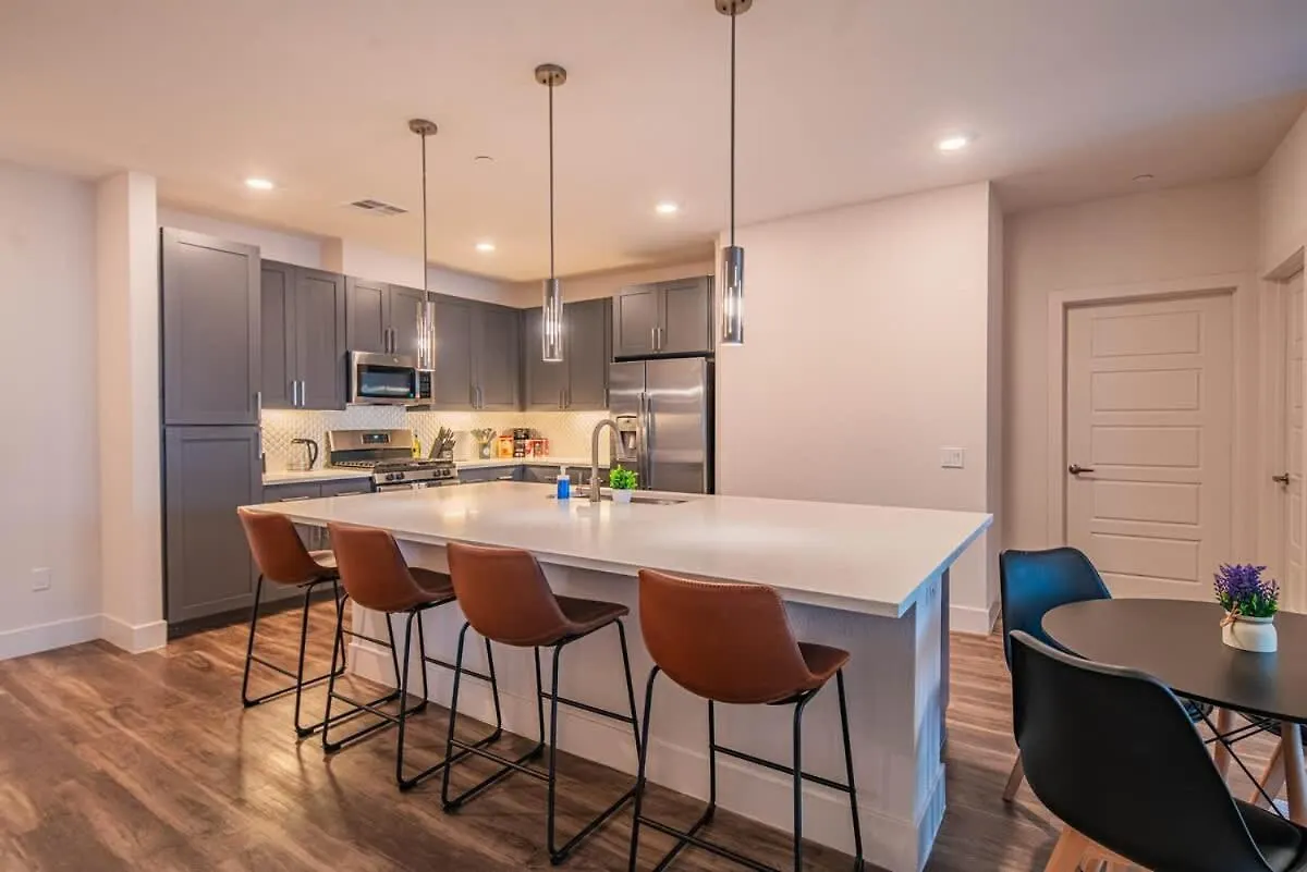 Posh 2Br Kierland Commons, Tpc Golf, Pool, Gym, W-D Appartement Scottsdale